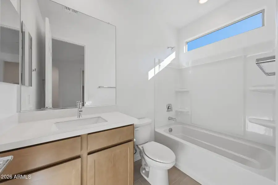 PHX_LasVentanas_Lot 2016_Crimson_18357_b