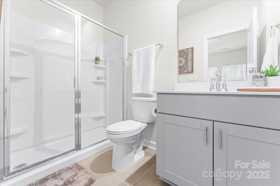 En-suite bathroom En-suite bathroom