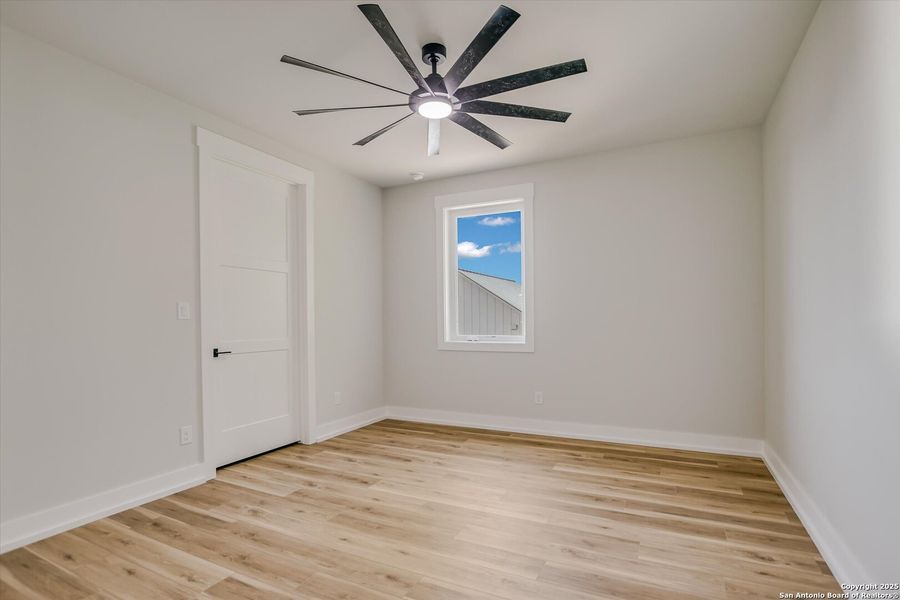 Spacious, unfurnished interior of a new home in , Kingsland (Image 20).