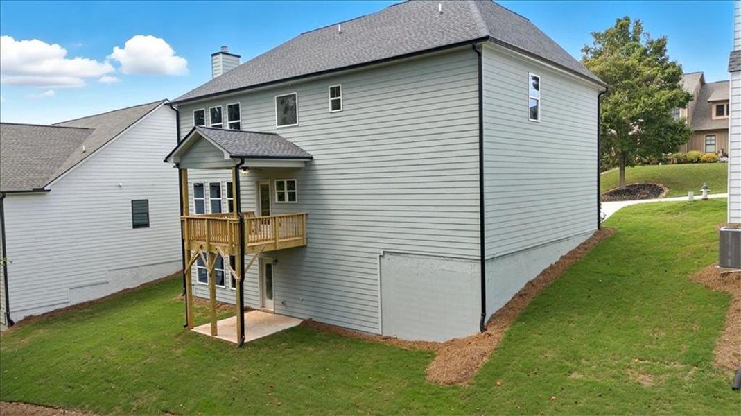 Exterior details and patio area of a home in Traditions of Braselton, Jefferson (Image 27).