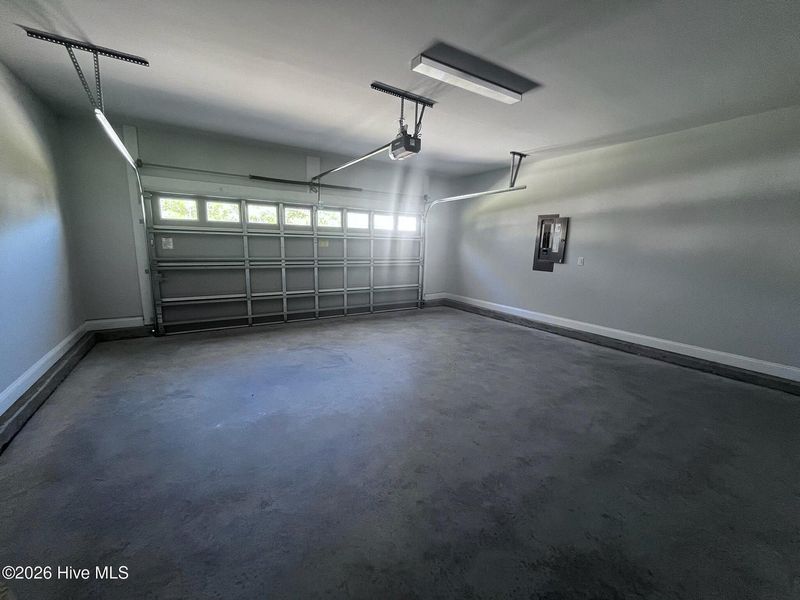 Spacious, unfurnished interior of a new home in Rutledge, Shallotte (Image 25).