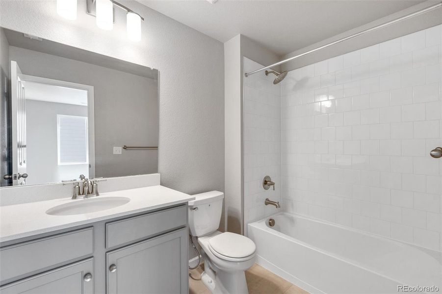 Furnished interior view inside a new home in Spring Valley, Longmont (Image 10).