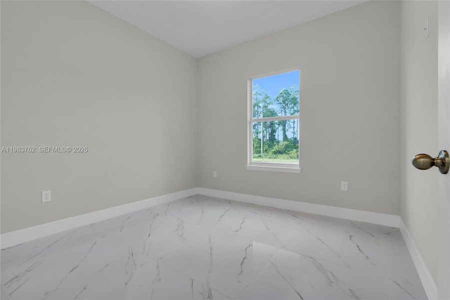 Spacious, unfurnished interior of a new home in , Lehigh Acres (Image 28).
