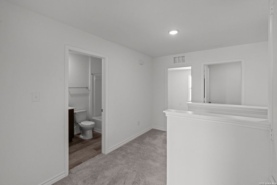 Spacious, unfurnished interior of a new home in Horizon Ridge, San Antonio (Image 23).