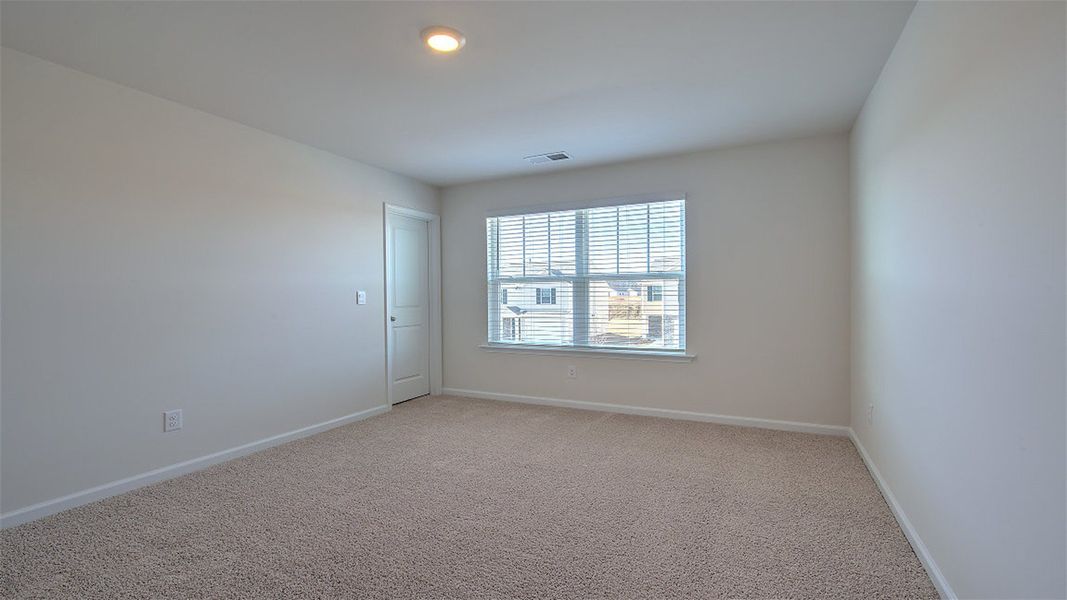Spacious, unfurnished interior of a new home in Ferry Grove, Lexington (Image 19).