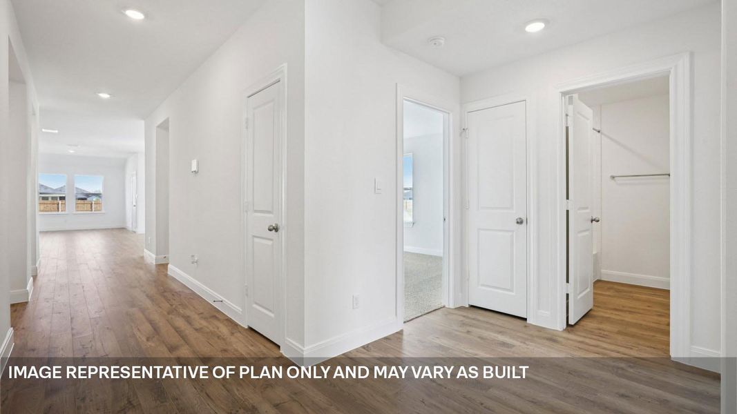Representative unfurnished interior of a home built from the The Grayson by D.R. Horton in Railhead, Cedar Creek (Image 12).