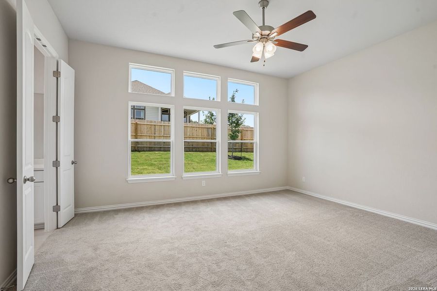 Spacious, unfurnished interior of a new home in Piedmont, San Antonio (Image 12).