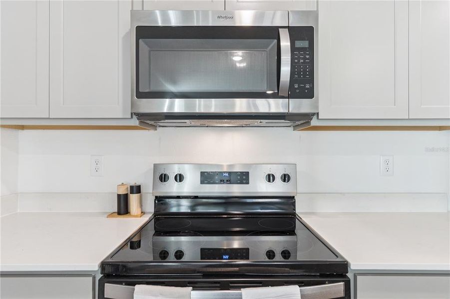 Close-up of interior finishes inside a home in , Lake Wales (Image 18).