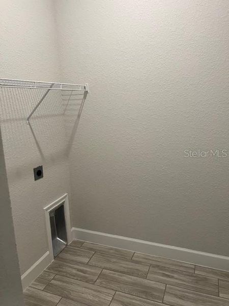 Spacious, unfurnished interior of a new home in West Oak, Ocala (Image 13).