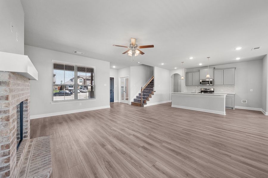 Spacious, unfurnished interior of a new home in Summerwood, Red Oak (Image 19).