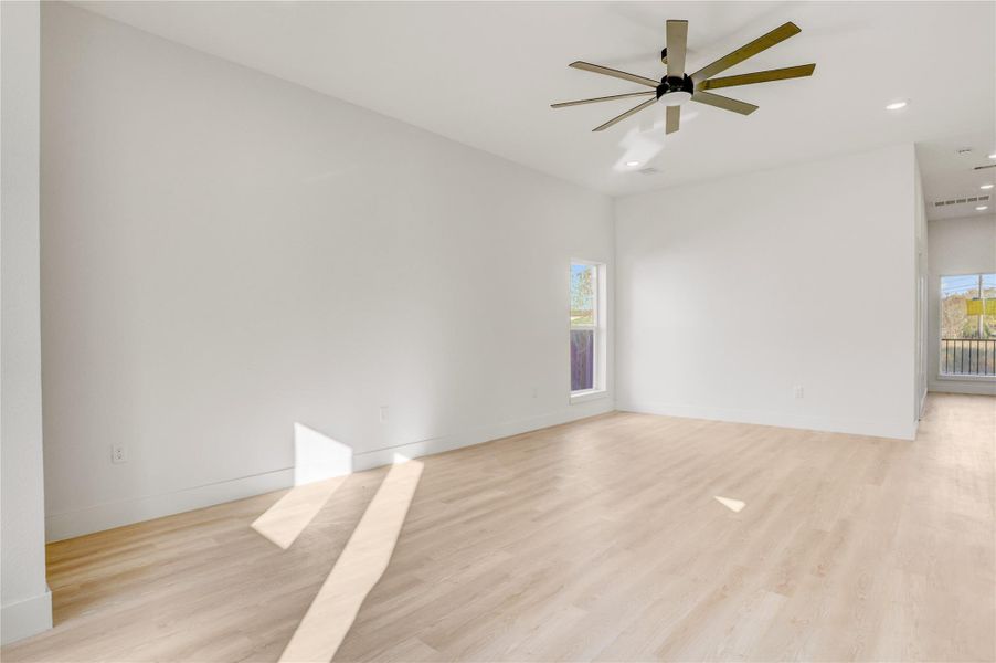 Spacious, unfurnished interior of a new home in , Houston (Image 18).