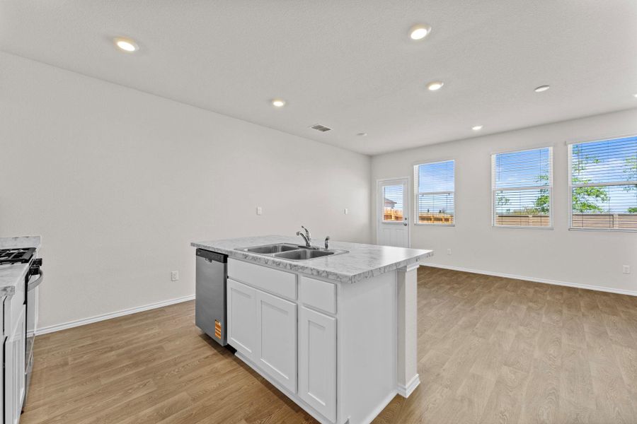 Furnished interior view inside a new home in Bollinger, Maxwell (Image 9).