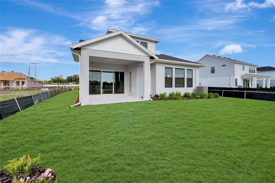 Exterior details and patio area of a home in Lakeview Crossing – Tradition Series, Sarasota (Image 15). Exterior details and patio area of a home in Lakeview Crossing – Tradition Series, Sarasota (Image 15).
