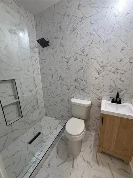 Furnished interior view inside a new home in , Dallas (Image 5).