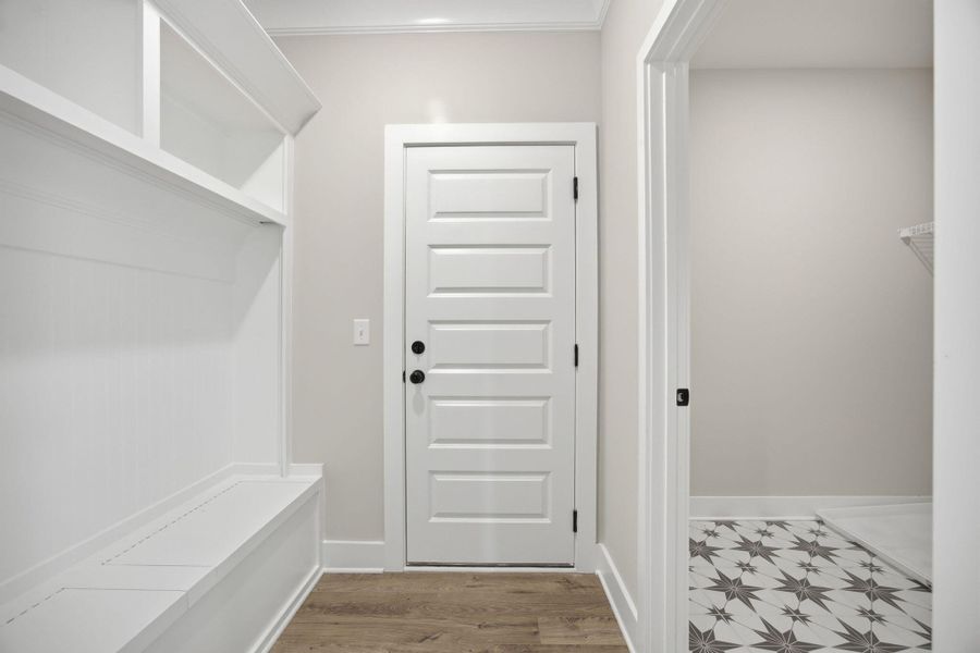 GVP027-1010 Garage Entry_Mud room
