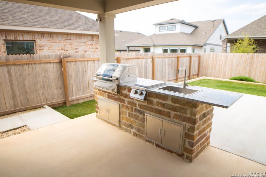 Image 21 of a home in Ladera - High Point 45'. Image 21 of a home in Ladera - High Point 45'.