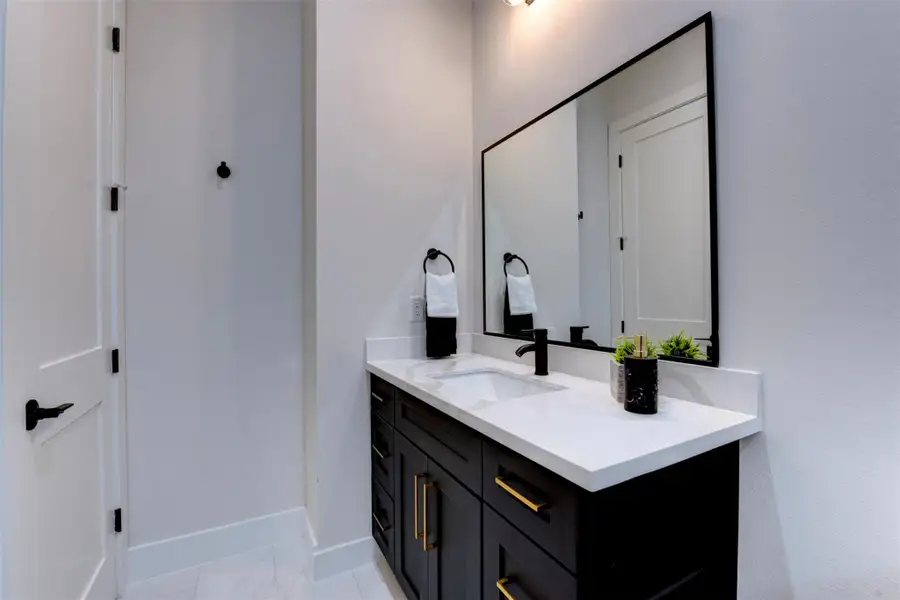 Secondary Bathroom Secondary Bathroom