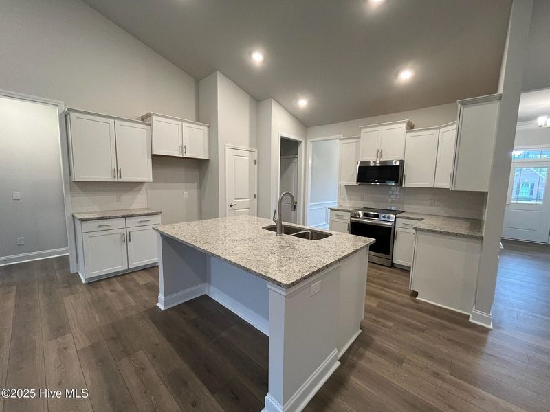 Furnished interior view inside a new home in Palmetto Creek, Bolivia (Image 6).