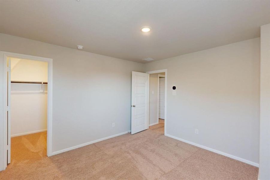 Spacious, unfurnished interior of a new home in Sanderos, Fort Worth (Image 16). Spacious, unfurnished interior of a new home in Sanderos, Fort Worth (Image 16).