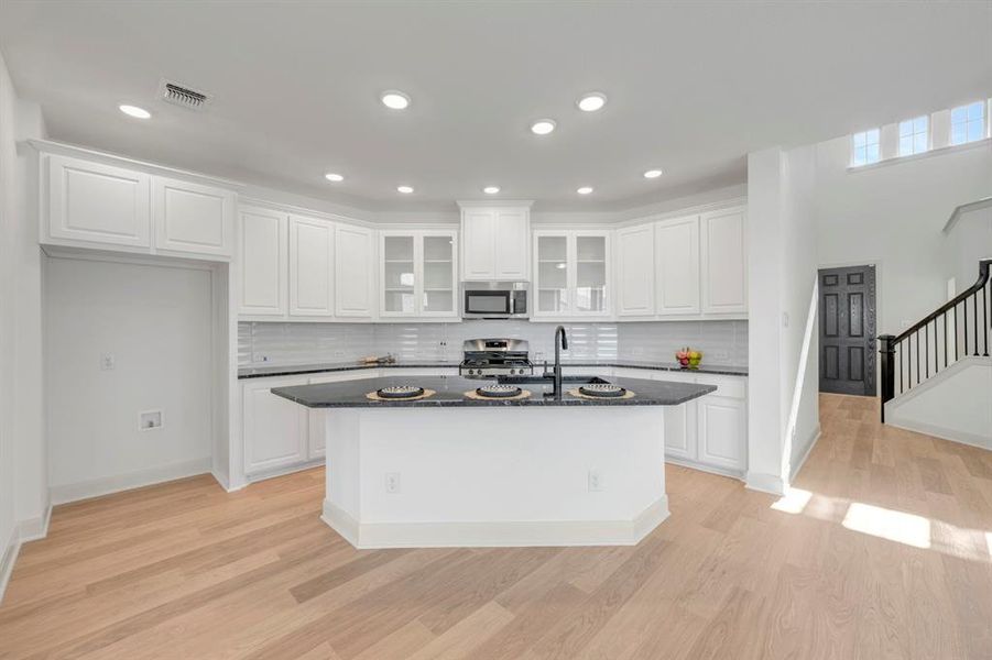 Furnished interior view inside a new home in Creekshaw – Gardens, Royse City (Image 17).