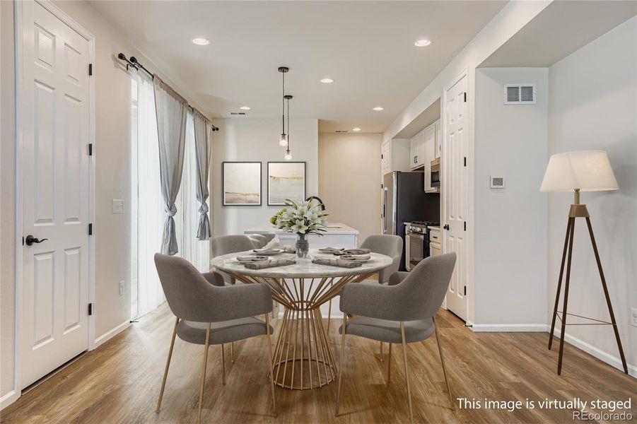 KITCHEN- VIRTUALLY STAGED