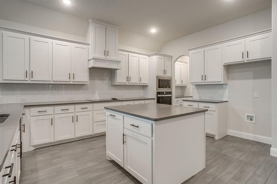 Furnished interior view inside a new home in Oak Hills, Burleson (Image 6).