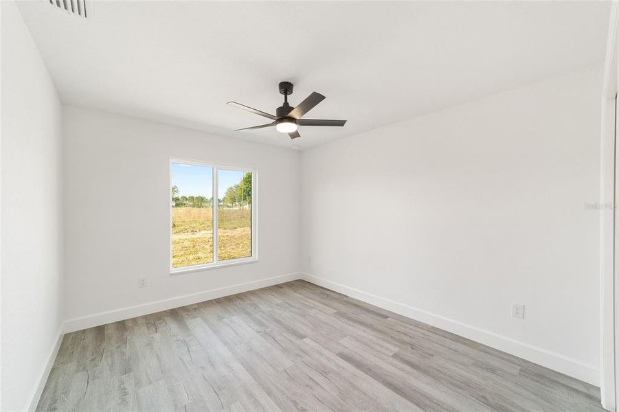 Spacious, unfurnished interior of a new home in , Ocala (Image 20).