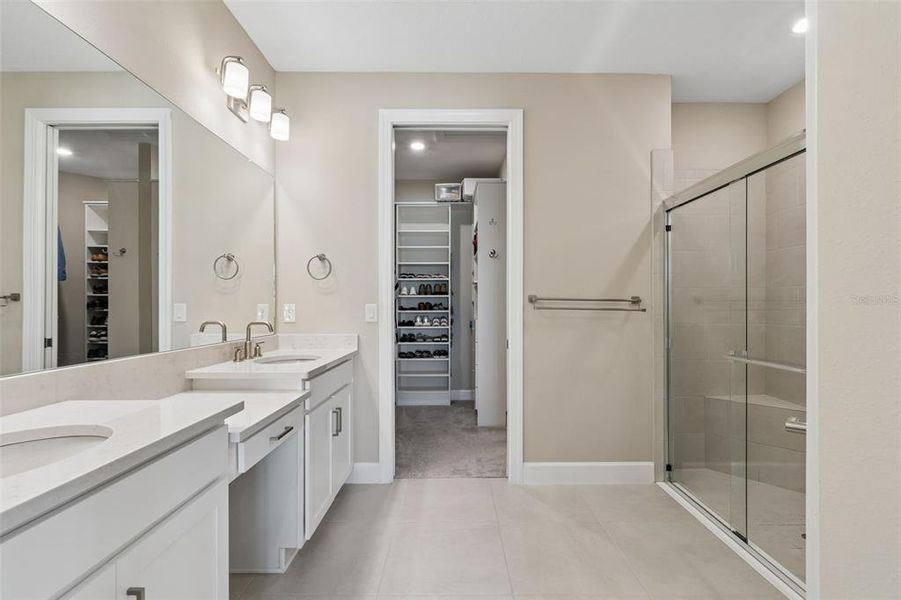 Furnished interior view inside a new home in , Wesley Chapel (Image 55).