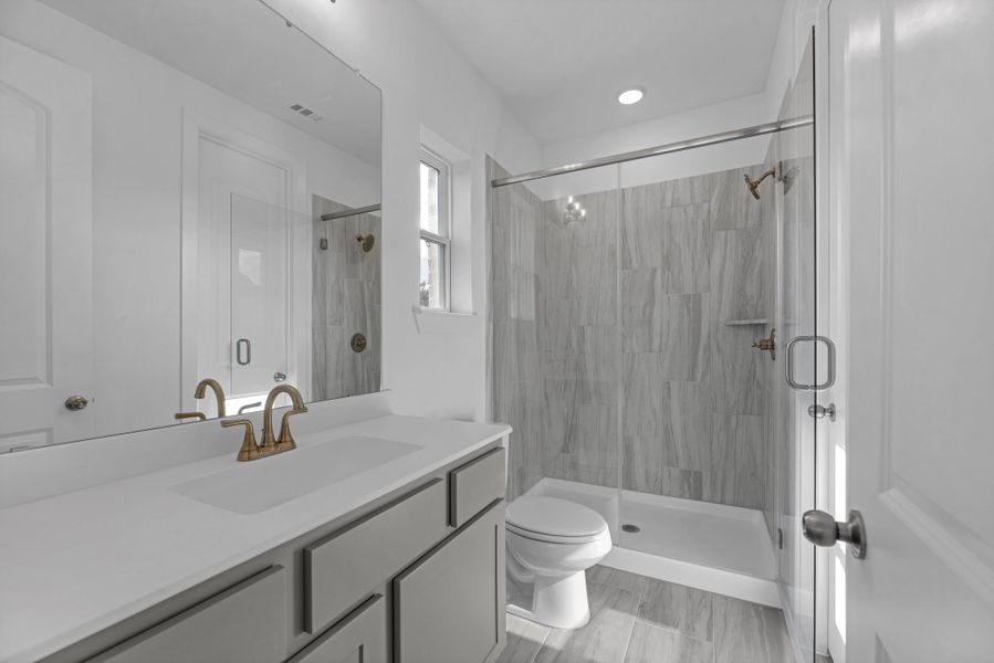 Furnished interior view inside a new home in Sienna, Missouri City (Image 6).