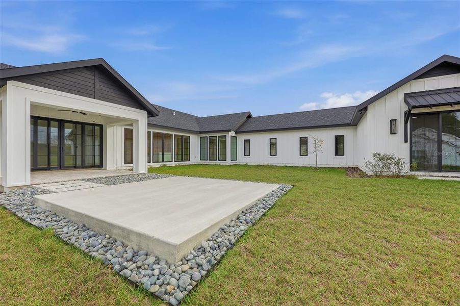 Exterior details and patio area of a home in , Gainesville (Image 26).