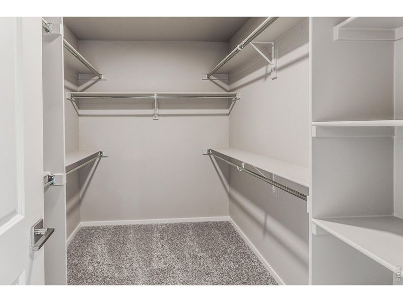 Spacious, unfurnished interior of a new home in , Timnath (Image 23).