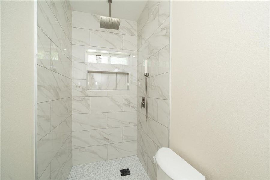 Furnished interior view inside a new home in , Dallas (Image 15).