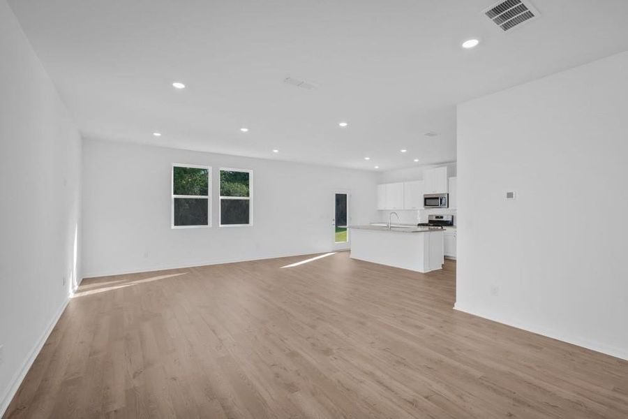 Image 15 of a home in Heritage River.