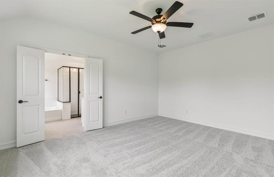 Elegant Owner's suite with beautiful finishes and ample floor space *Model representation Elegant Owner's suite with beautiful finishes and ample floor space *Model representation