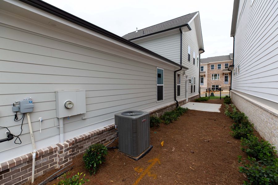 Representative exterior details of a home built from the The Charleston by The Providence Group in Aberdeen, Hoschton (Image 28).
