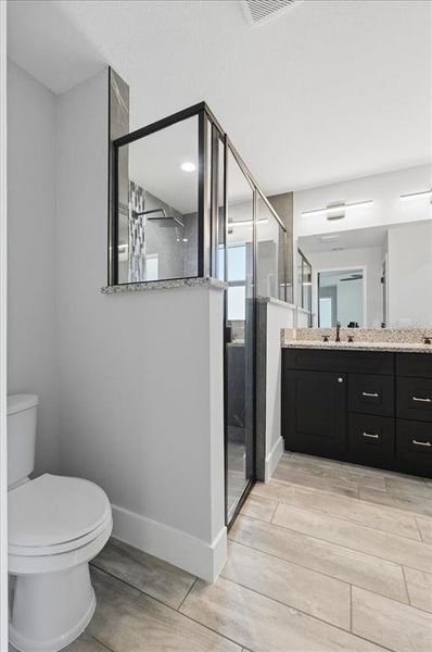 Furnished interior view inside a new home in , Auburndale (Image 16).