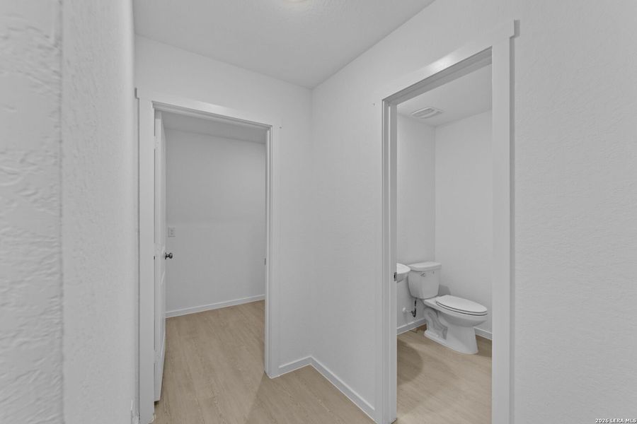 Spacious, unfurnished interior of a new home in Guadalupe Ridge, New Braunfels (Image 21).