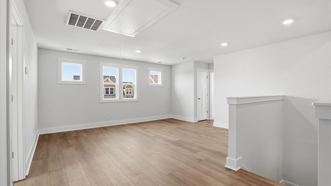 Stylish loft retreat with hardwood flooring and accomplished architectural detail at Benjamin's Grove Stylish loft retreat with hardwood flooring and accomplished architectural detail at Benjamin's Grove