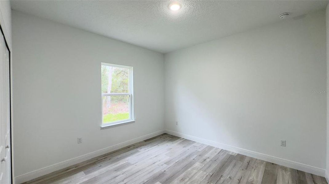 Spacious, unfurnished interior of a new home in , Citrus Springs (Image 24).
