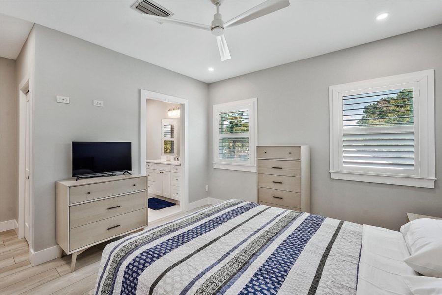 27-425 Hugh Street-27