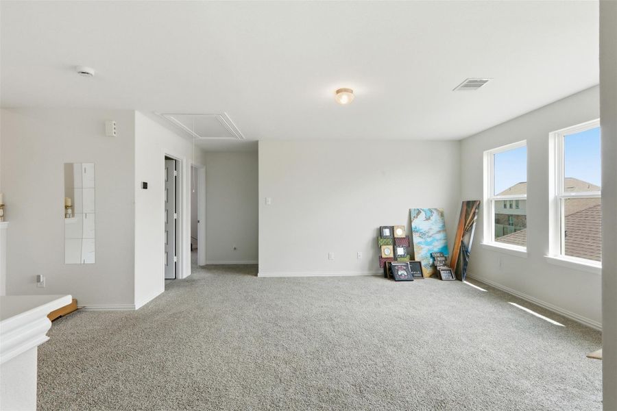 Spacious, unfurnished interior of a new home in Oakwood Estates, Waller (Image 22).
