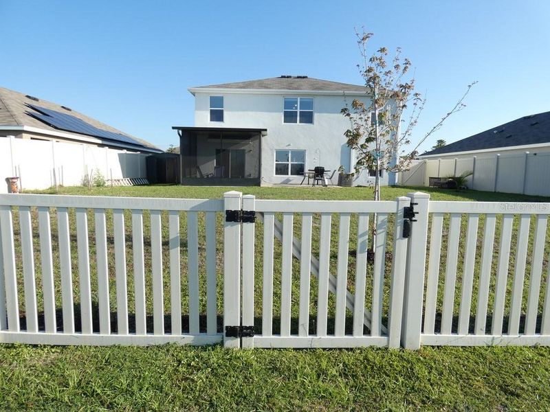 Exterior details and patio area of a home in Brookside, Ruskin (Image 4).
