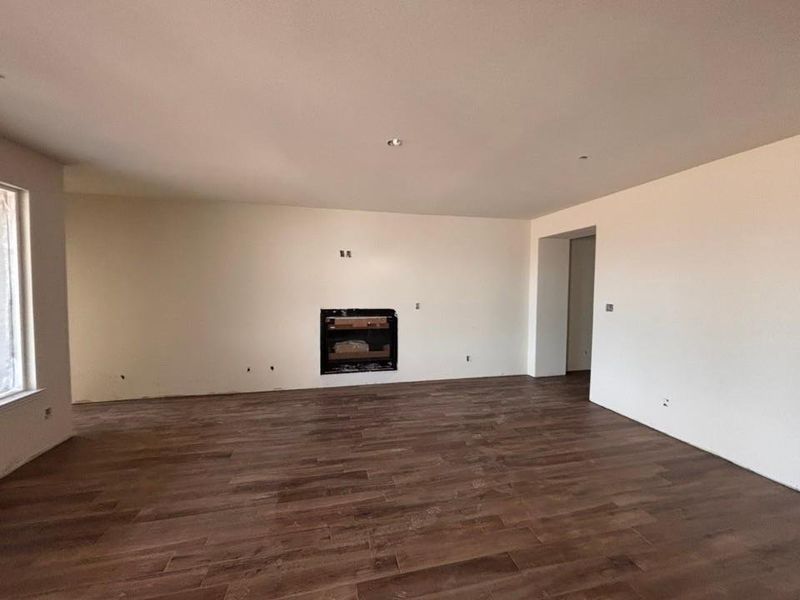 Spacious, unfurnished interior of a new home in Northstar, Fort Worth (Image 4).