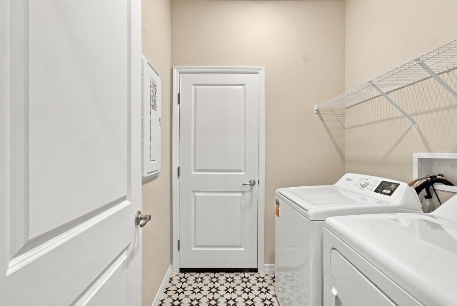 Furnished interior view inside a new home in Eastlyn, Bradenton (Image 5).