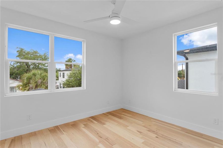 Spacious, unfurnished interior of a new home in , Tampa (Image 44).