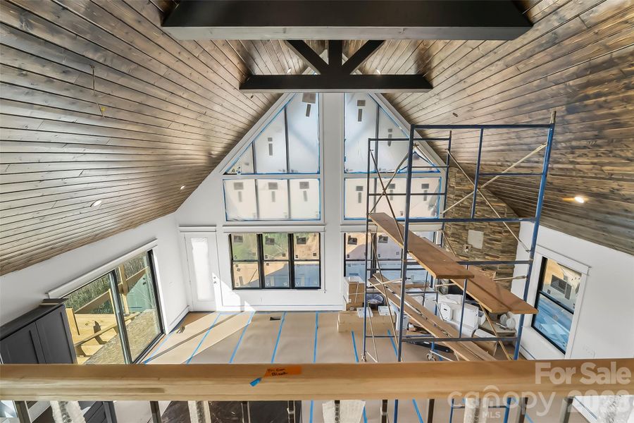 Stunning wall of windows Stunning wall of windows