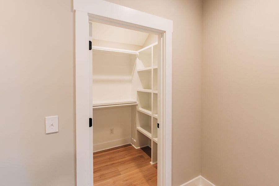 Spacious, unfurnished interior of a new home in , Walterboro (Image 32).