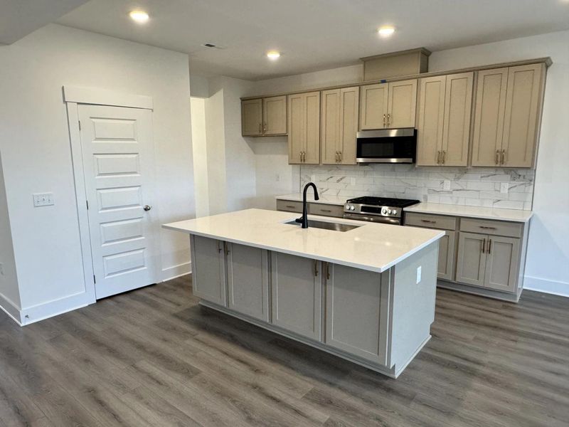 Furnished interior view inside a new home in Woods Crossing, Gallatin (Image 8).
