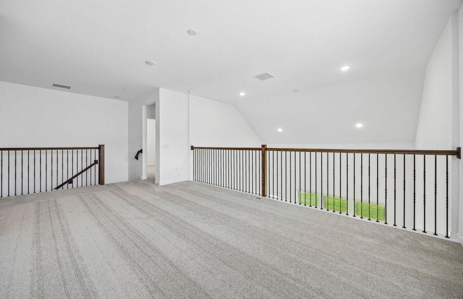 Spacious, unfurnished interior of a new home in Mavera, Conroe (Image 39).