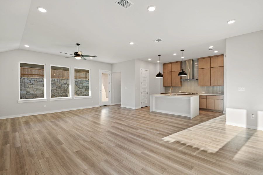 Spacious, unfurnished interior of a new home in Lariat, Liberty Hill (Image 26).
